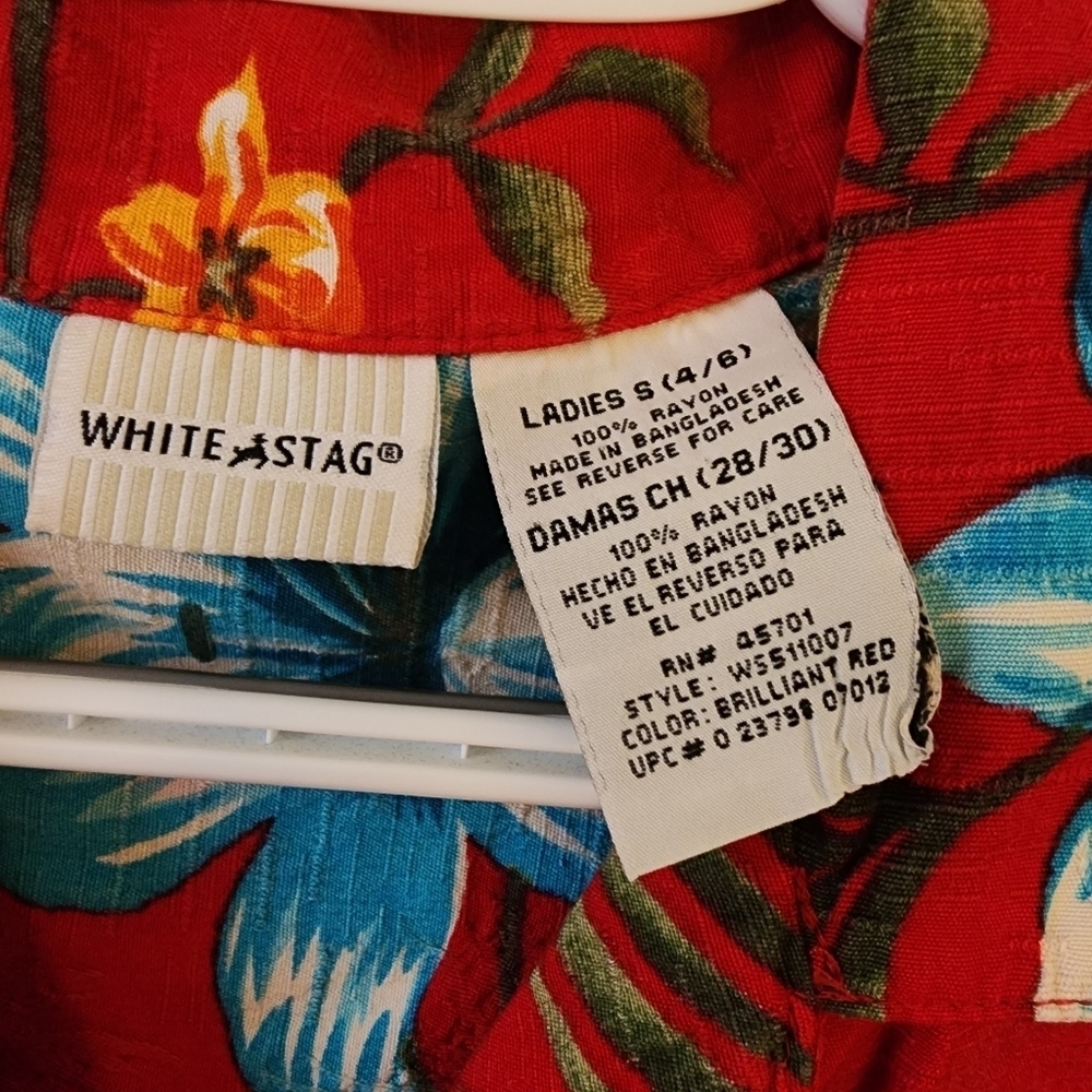 White Stag Women’s Hawaiian Shirt Size Small Red Floral Rayon - Picture 2 of 4
